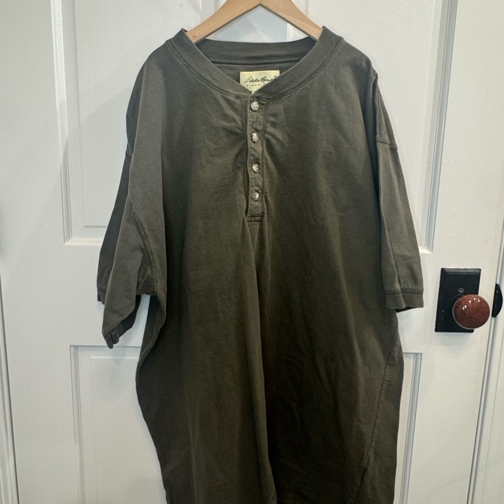 Eddie Bauer Polo dark green size men’s XL 1/4 button-down 4 bottons 100% Cotten
